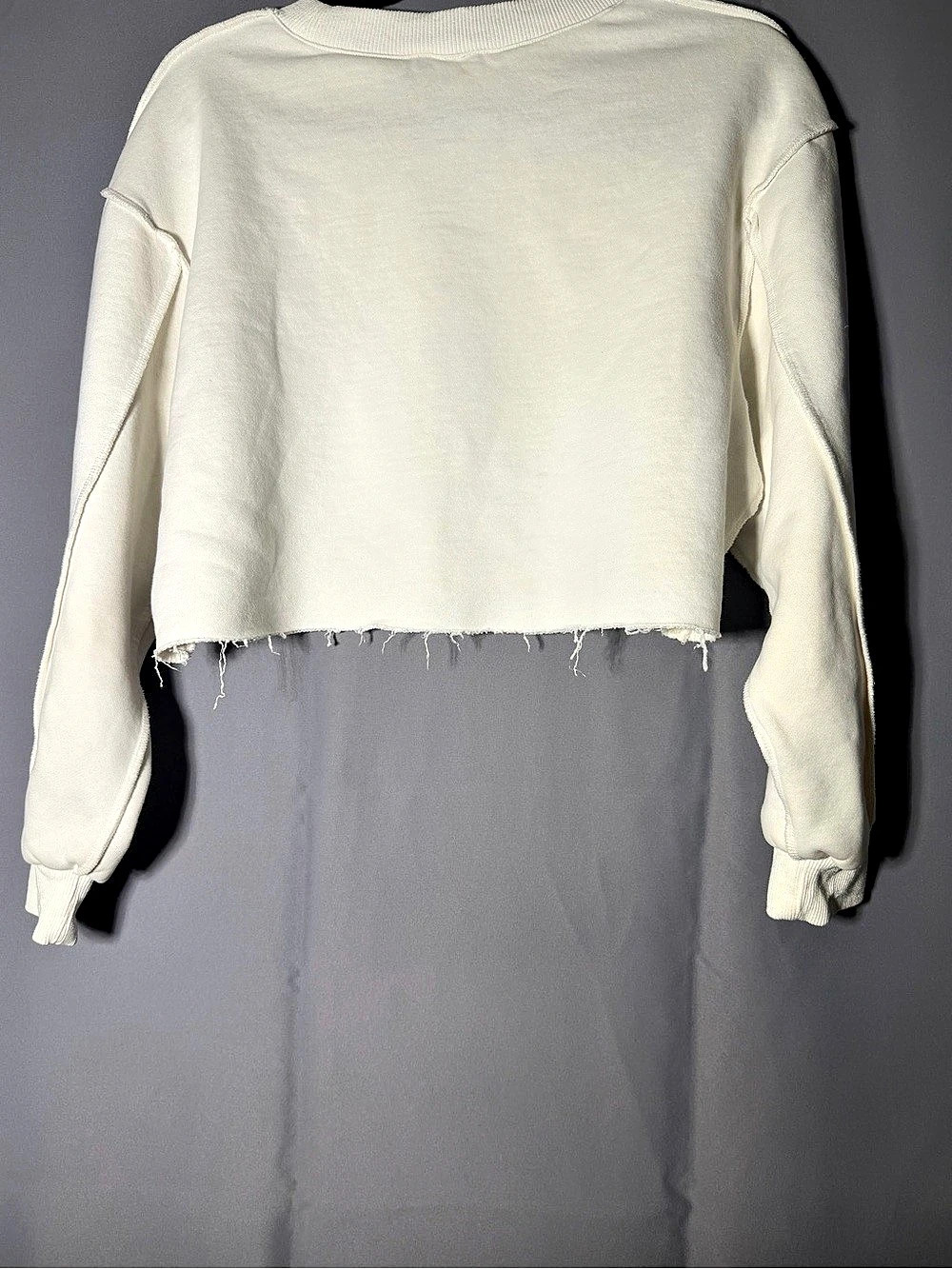Cropped Sweatshirt in Cream Size Medium - Picture 2 of 4